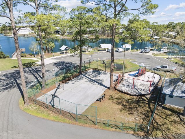 32 N 6Th Street, Santa Rosa Beach, FL 32459