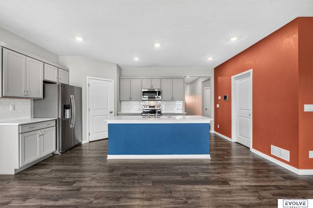 8506 S 63rd Street, Papillion, NE 68157
