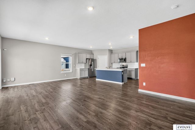 8506 S 63rd Street, Papillion, NE 68157