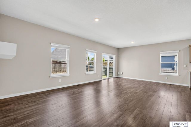 8506 S 63rd Street, Papillion, NE 68157