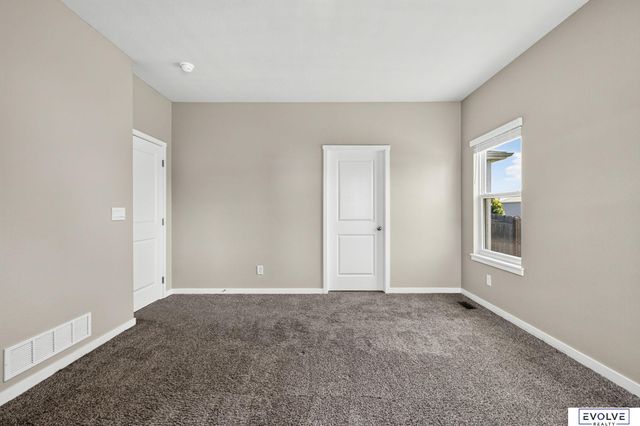 8506 S 63rd Street, Papillion, NE 68157