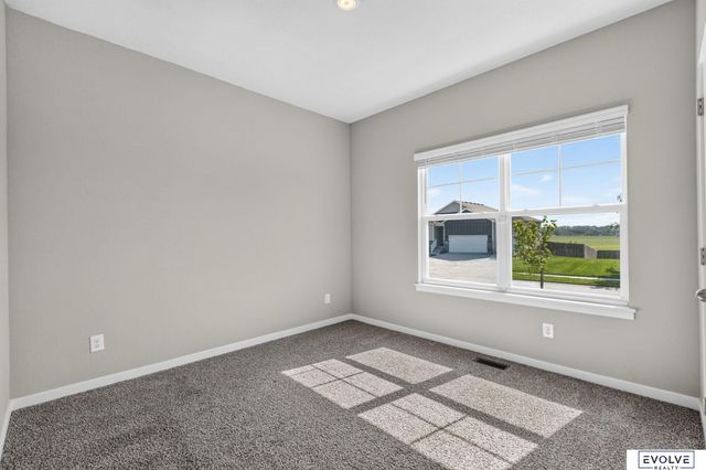 8506 S 63rd Street, Papillion, NE 68157