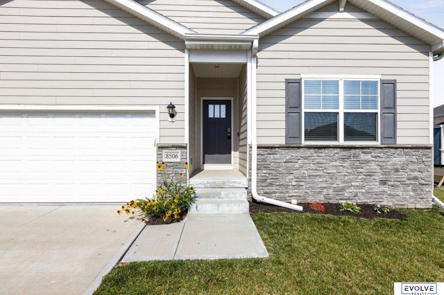 8506 S 63rd Street, Papillion, NE 68157