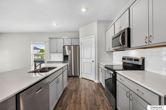 8506 S 63rd Street, Papillion, NE 68157