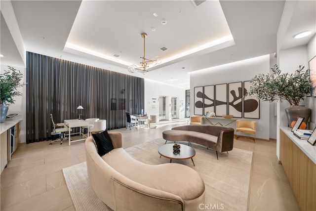 709 E Walnut Street 319, Pasadena, CA 91101