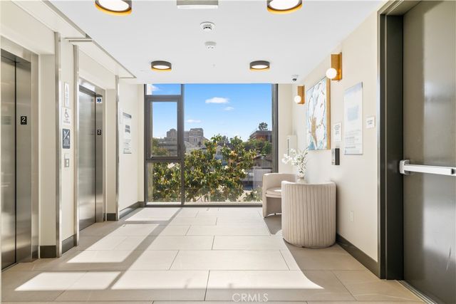 709 E Walnut Street 319, Pasadena, CA 91101