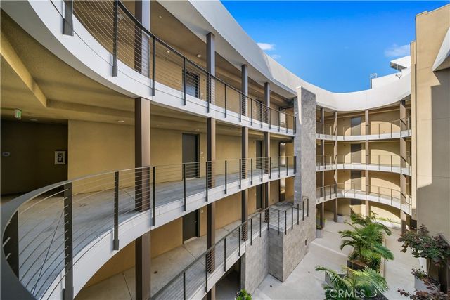 709 E Walnut Street 319, Pasadena, CA 91101