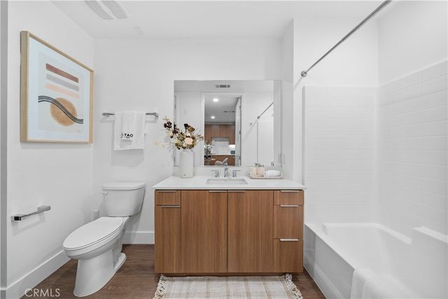 709 E Walnut Street 319, Pasadena, CA 91101