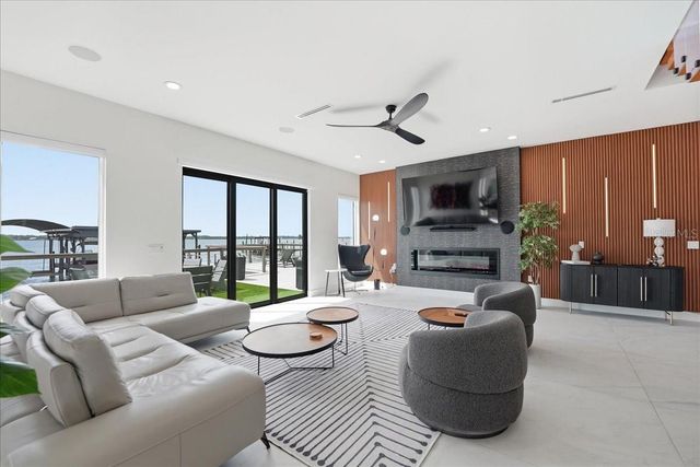 2175 S TROPICAL TRAIL, Merritt Island, FL 32952