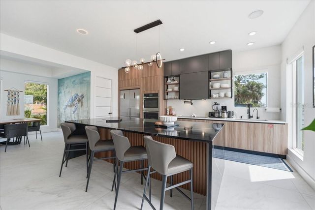 2175 S TROPICAL TRAIL, Merritt Island, FL 32952