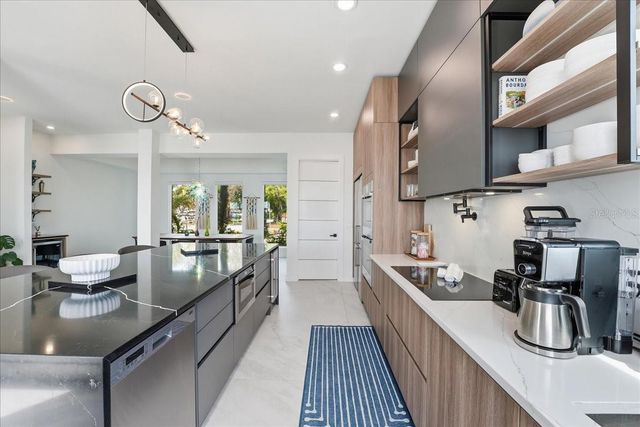 2175 S TROPICAL TRAIL, Merritt Island, FL 32952