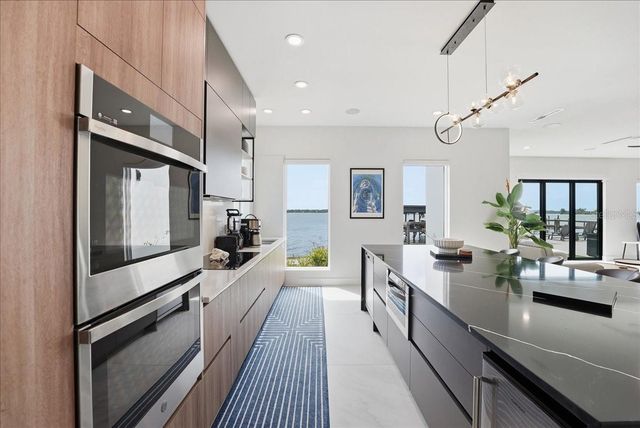 2175 S TROPICAL TRAIL, Merritt Island, FL 32952