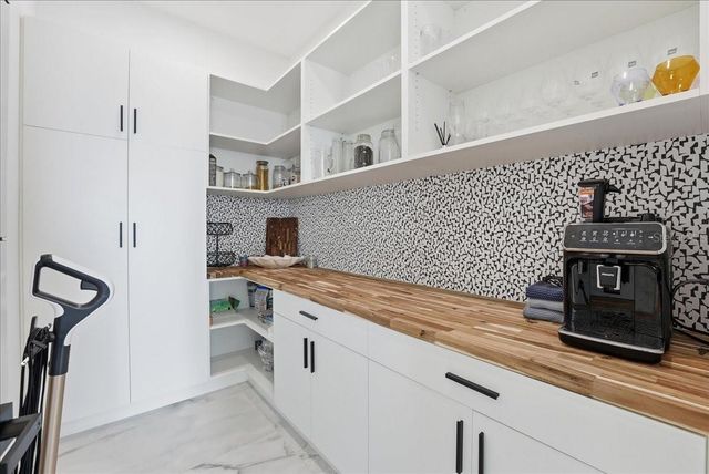 2175 S TROPICAL TRAIL, Merritt Island, FL 32952