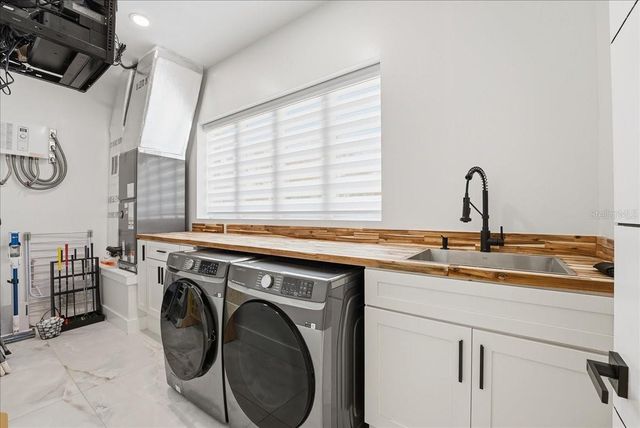 2175 S TROPICAL TRAIL, Merritt Island, FL 32952