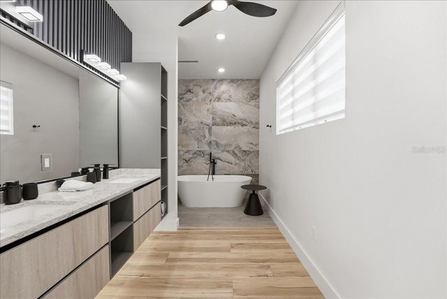 2175 S TROPICAL TRAIL, Merritt Island, FL 32952