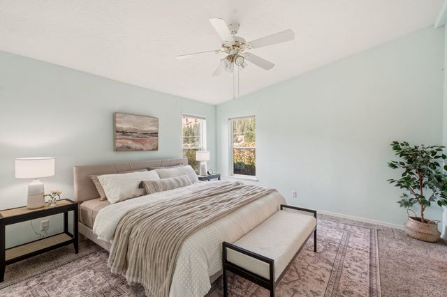 1001 W Sunny Creek Cir, Spokane, WA 99224