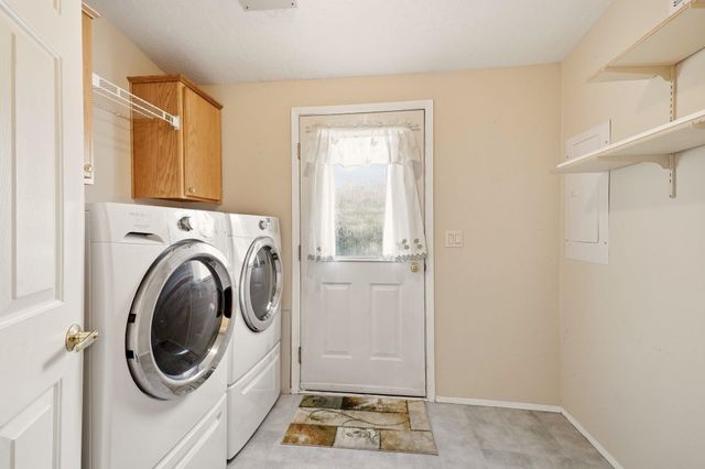 1001 W Sunny Creek Cir, Spokane, WA 99224