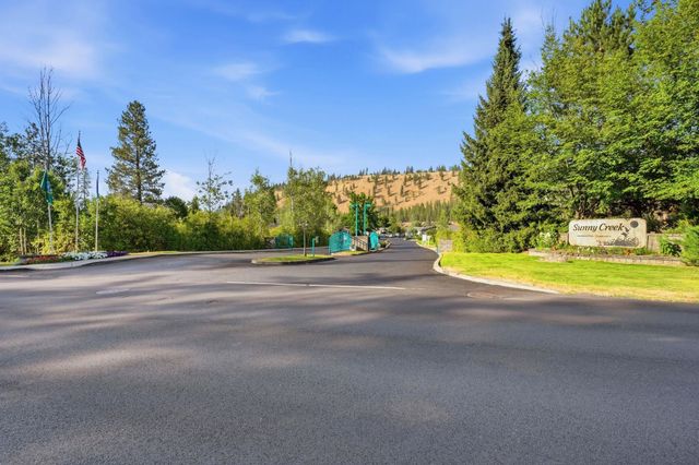 1001 W Sunny Creek Cir, Spokane, WA 99224