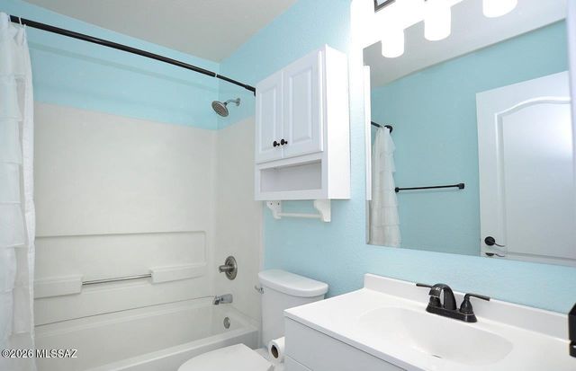 7740 W Oak Stream Road, Tucson, AZ 85743