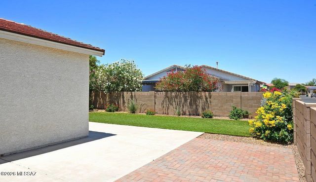 7740 W Oak Stream Road, Tucson, AZ 85743