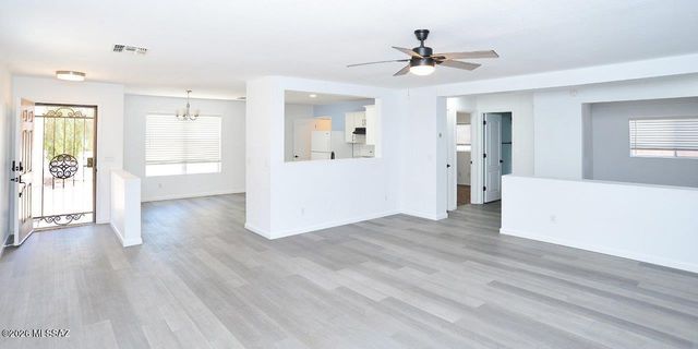 7740 W Oak Stream Road, Tucson, AZ 85743