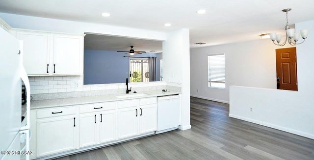 7740 W Oak Stream Road, Tucson, AZ 85743