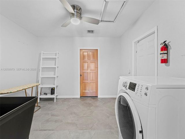 2021 N 52nd Avenue, Hollywood, FL 33021