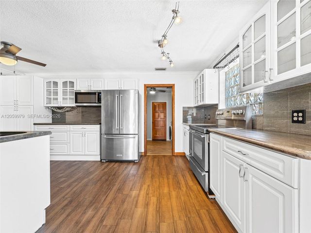 2021 N 52nd Avenue, Hollywood, FL 33021
