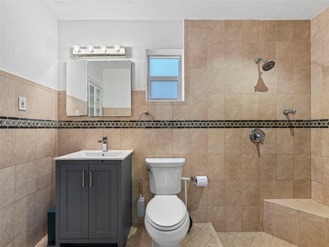2021 N 52nd Avenue, Hollywood, FL 33021