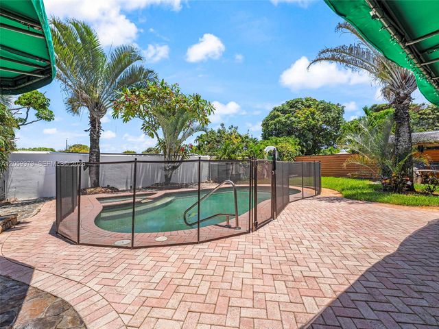 2021 N 52nd Avenue, Hollywood, FL 33021