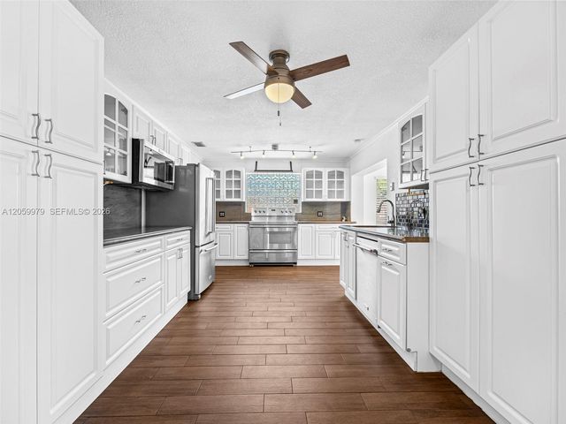 2021 N 52nd Avenue, Hollywood, FL 33021