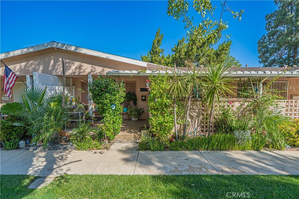 19228 B Avenue Of The Oaks, Newhall, CA 91321 — photo 2