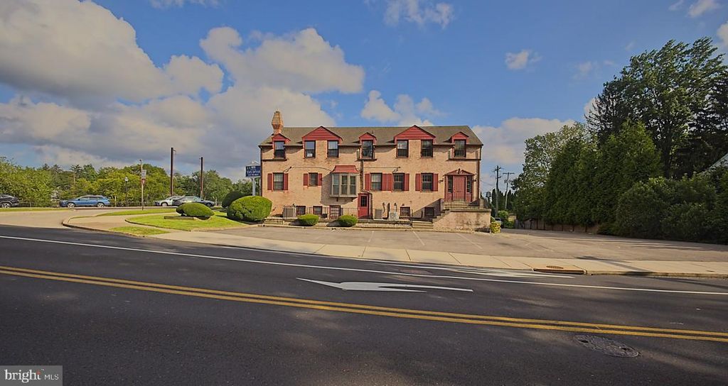 766 OLD YORK RD, JENKINTOWN, PA 19046 — exterior