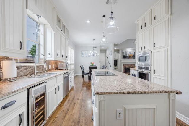 2217 Clearspring Drive S, Irving, TX 75063