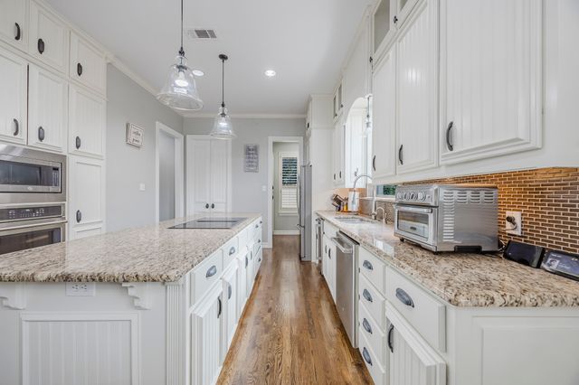 2217 Clearspring Drive S, Irving, TX 75063