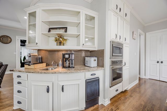 2217 Clearspring Drive S, Irving, TX 75063