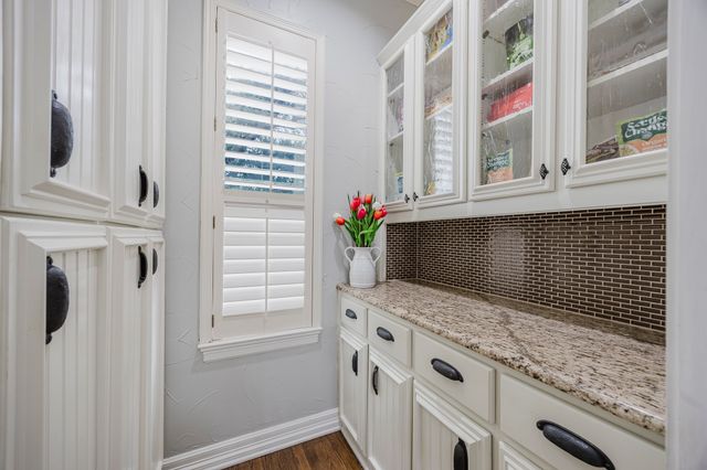 2217 Clearspring Drive S, Irving, TX 75063