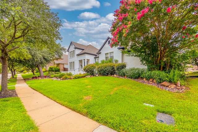 2217 Clearspring Drive S, Irving, TX 75063