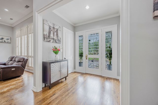 2217 Clearspring Drive S, Irving, TX 75063