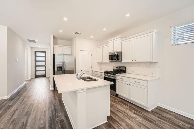 188 Weaver LN, Bastrop, TX 78602