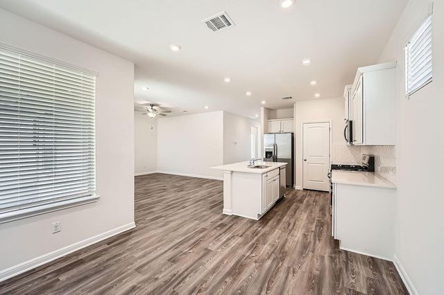 188 Weaver LN, Bastrop, TX 78602