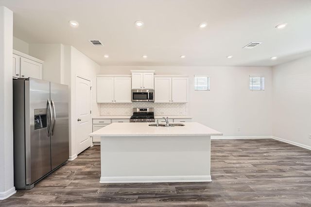 188 Weaver LN, Bastrop, TX 78602