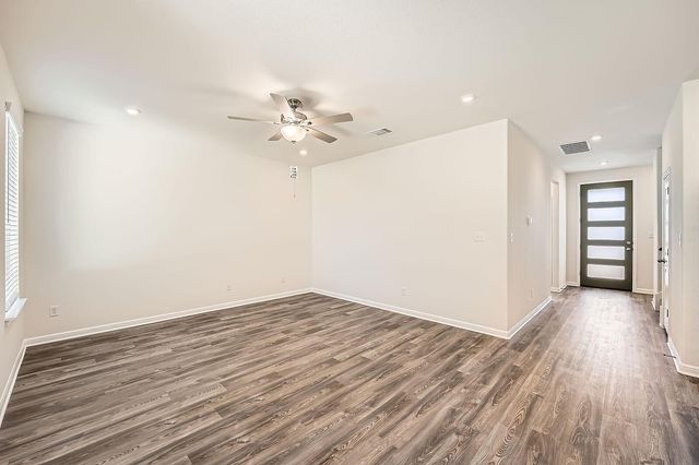 188 Weaver LN, Bastrop, TX 78602