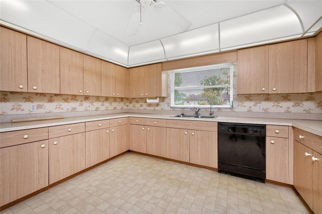 3371 TRAVERSE AVENUE, North Port, FL 34286