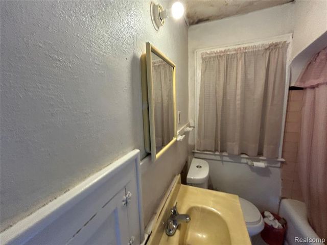 19229 Dequindre Street, Detroit, MI 48234