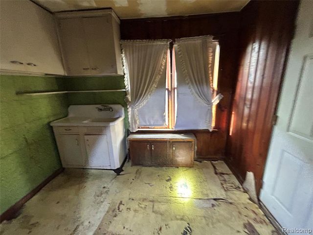 19229 Dequindre Street, Detroit, MI 48234