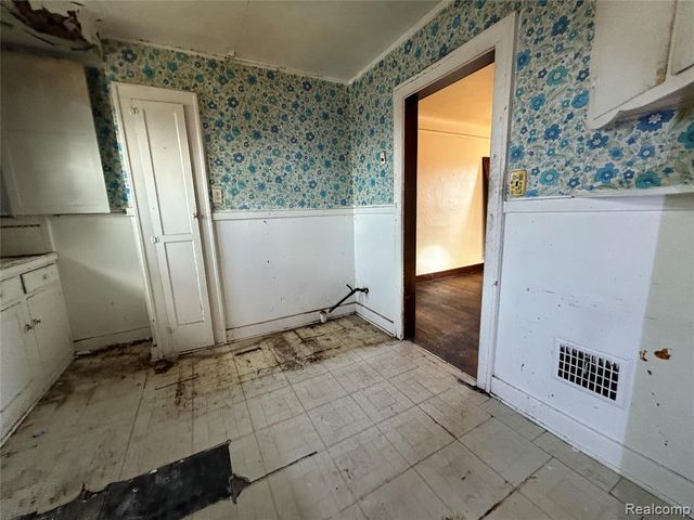 19229 Dequindre Street, Detroit, MI 48234