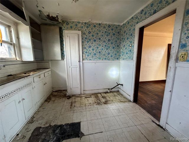 19229 Dequindre Street, Detroit, MI 48234
