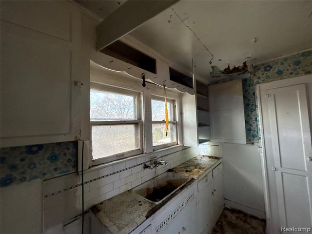 19229 Dequindre Street, Detroit, MI 48234