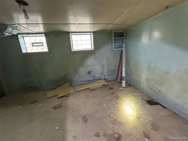 19229 Dequindre Street, Detroit, MI 48234